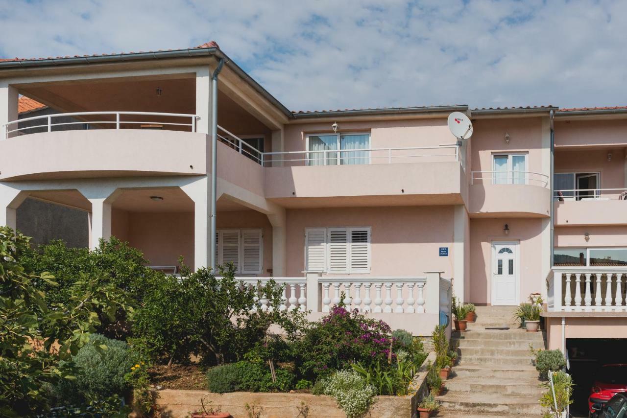 Big Apartments Grebastica Bagian luar foto