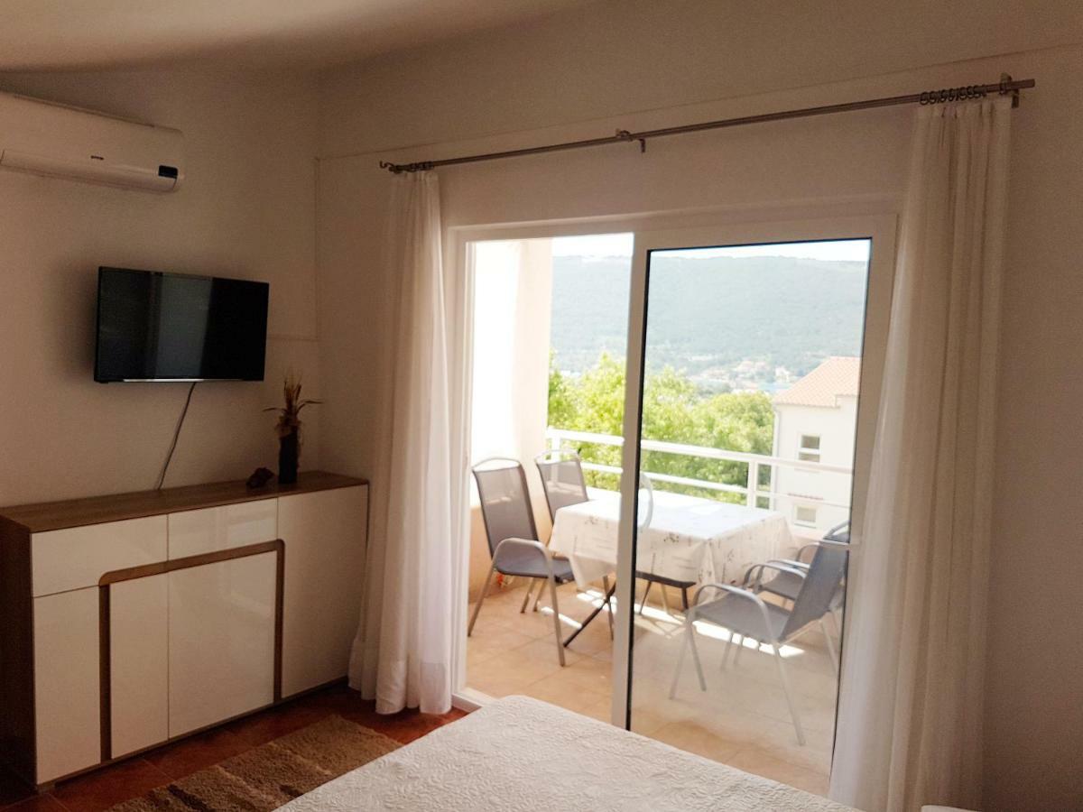 Big Apartments Grebastica Bagian luar foto